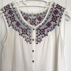 Lightweight sleeveless button up BOHO top